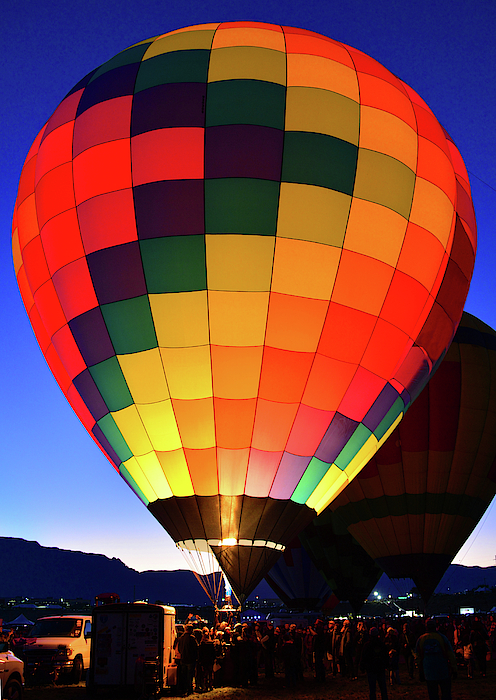 Ballon glow vertical work A by David Lee Thompson Ballon glow vertical work A by David Lee Thompson